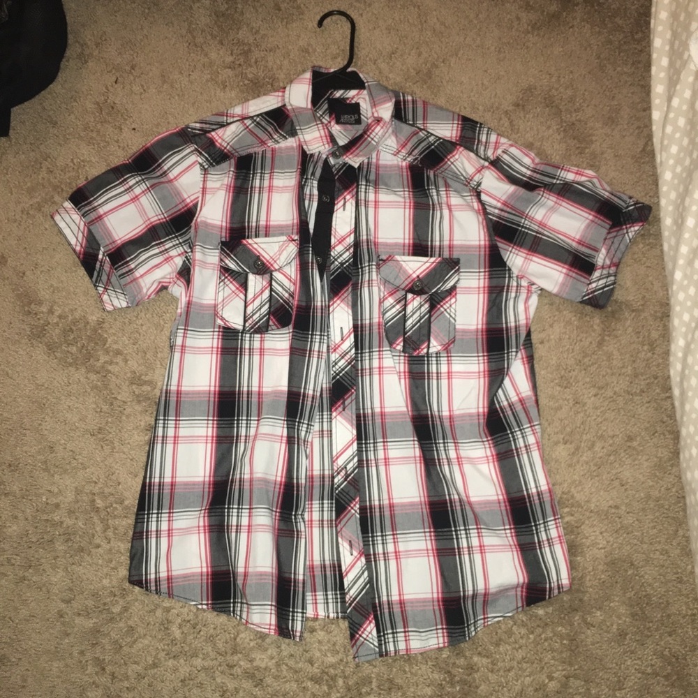 Men’s casual button down shirt